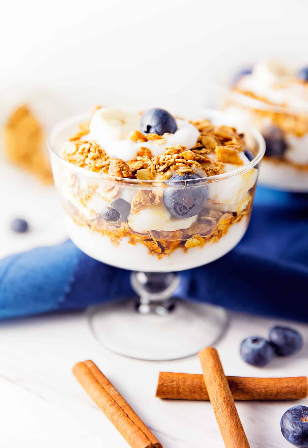 banana cinnamon parfait, parfait, granola, vegan, vegetarian, whole food plant based, gluten free, recipe, wfpb, healthy, oil free, no refined sugar, no oil, refined sugar free, breakfast, dessert, snacks, easy, fast, quick, dairy free,