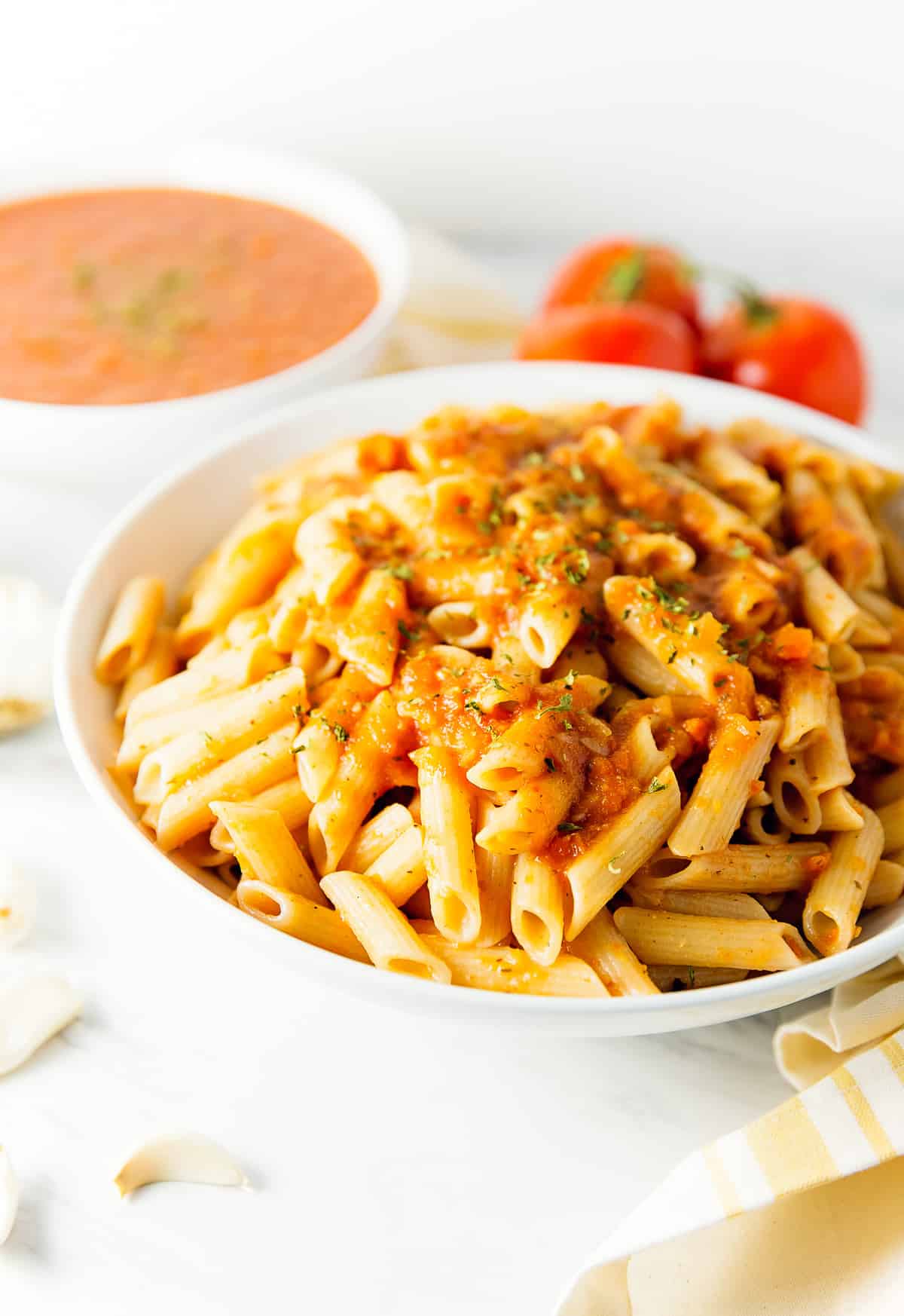 Italian pasta sauce, pasta sauce, marinara, red gravy, recipe, vegan, vegetarian, whole food plant based, wfpb, gluten free, oil free, refined sugar free, no oil, no refined sugar, no dairy, dinner, lunch, dinner party, entertaining, simple, healthy