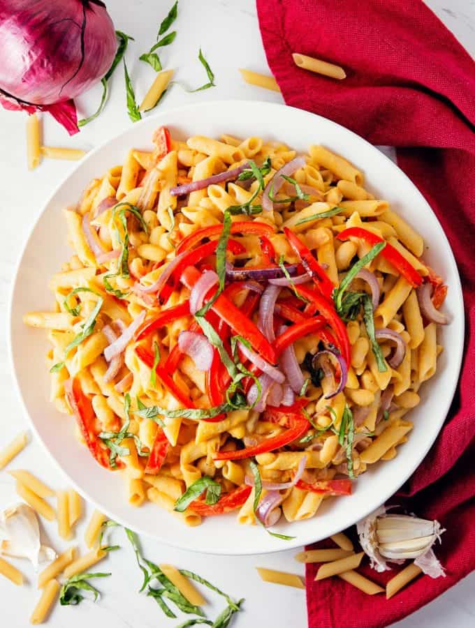 roasted red pepper hummus pasta, vegan, vegetarian, whole food plant based, gluten free, recipe, wfpb, healthy, oil free, no refined sugar, no oil, refined sugar free, dinner, side, side dish, dairy free, entertaining, dinner party