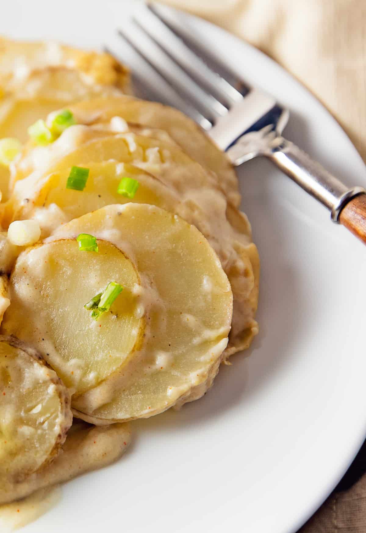 scalloped potatoes, potatoes, vegan, vegetarian, whole food plant based, gluten free, recipe, wfpb, healthy, oil free, no refined sugar, no oil, refined sugar free, dinner, side, side dish, dairy free, entertaining, dinner party