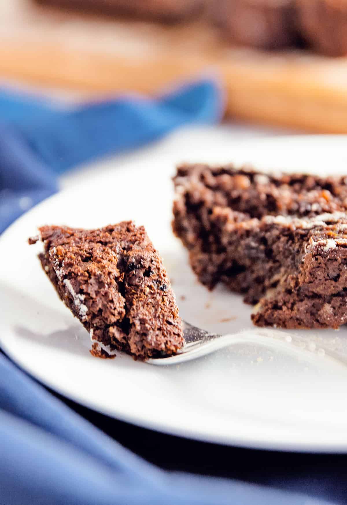 Fudgy Chocolate Banana Bread, vegan, vegetarian, whole food plant based, gluten free, recipe, wfpb, healthy, oil free, no refined sugar, no oil, refined sugar free, dinner, side, side dish, dairy free, dinner party, entertaining