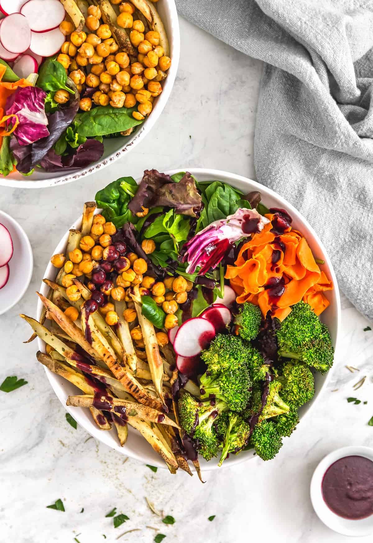 Oven Roasted Rosemary Potatoes with Blueberry Balsamic Dipping Sauce, Vegan sauce, vegan sides, oven roasted potatoes, roasted potatoes, rosemary potatoes, blueberry sauce, plant based side, plant based, vegan, vegetarian, whole food plant based, gluten free, recipe, wfpb, healthy, healthy vegan, oil free, no refined sugar, no oil, refined sugar free, dairy free, dairy, dinner, lunch, healthy recipe, vegan potatoes