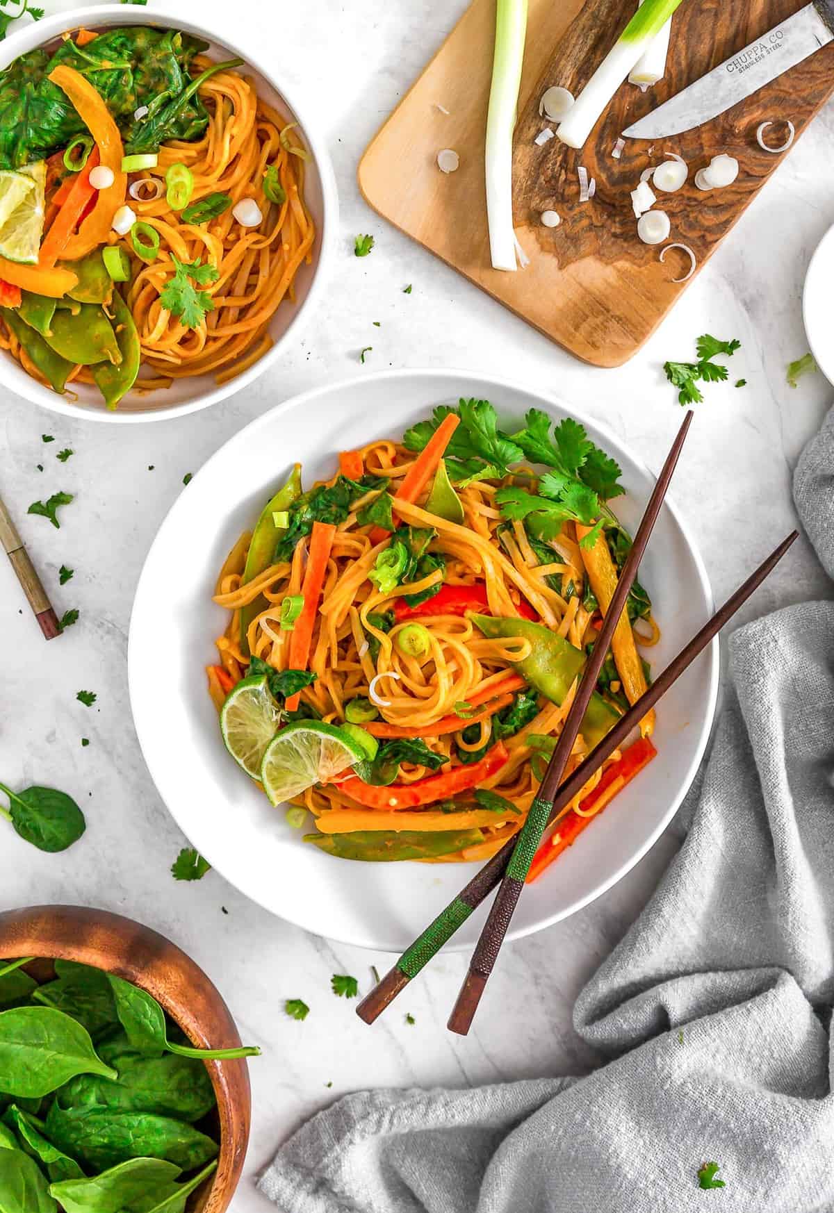 Fast and Easy Curry Noodles, vegan curry, vegan noodles, vegan dinner, plant based, vegan, vegetarian, whole food plant based, gluten free, recipe, wfpb, healthy, healthy vegan, oil free, no refined sugar, no oil, refined sugar free, dairy free, noodles, curry, veggies, dinner, fast recipe, easy recipe