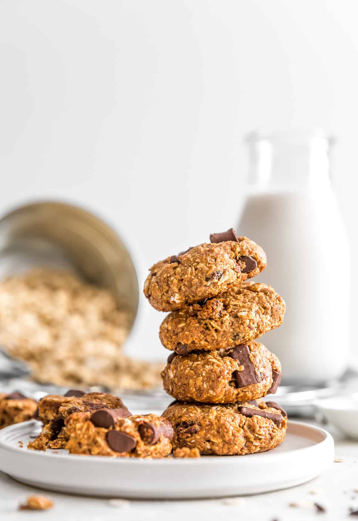 Old Fashioned Oatmeal Raisin Cookies, vegan cookie, vegan oatmeal cookies, vegan dessert, plant based, vegan, vegetarian, whole food plant based, gluten free, recipe, wfpb, healthy, healthy vegan, oil free, no refined sugar, no oil, refined sugar free, dairy free, chocolate, chocolate chips, oatmeal cookie, old fashioned cookie, easy cookie, treats, sweets, desserts