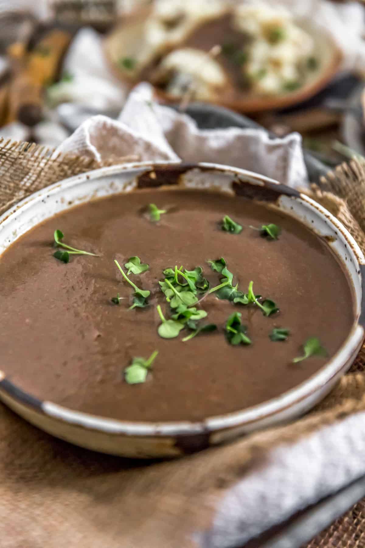 Fast and Easy Vegan Gravy