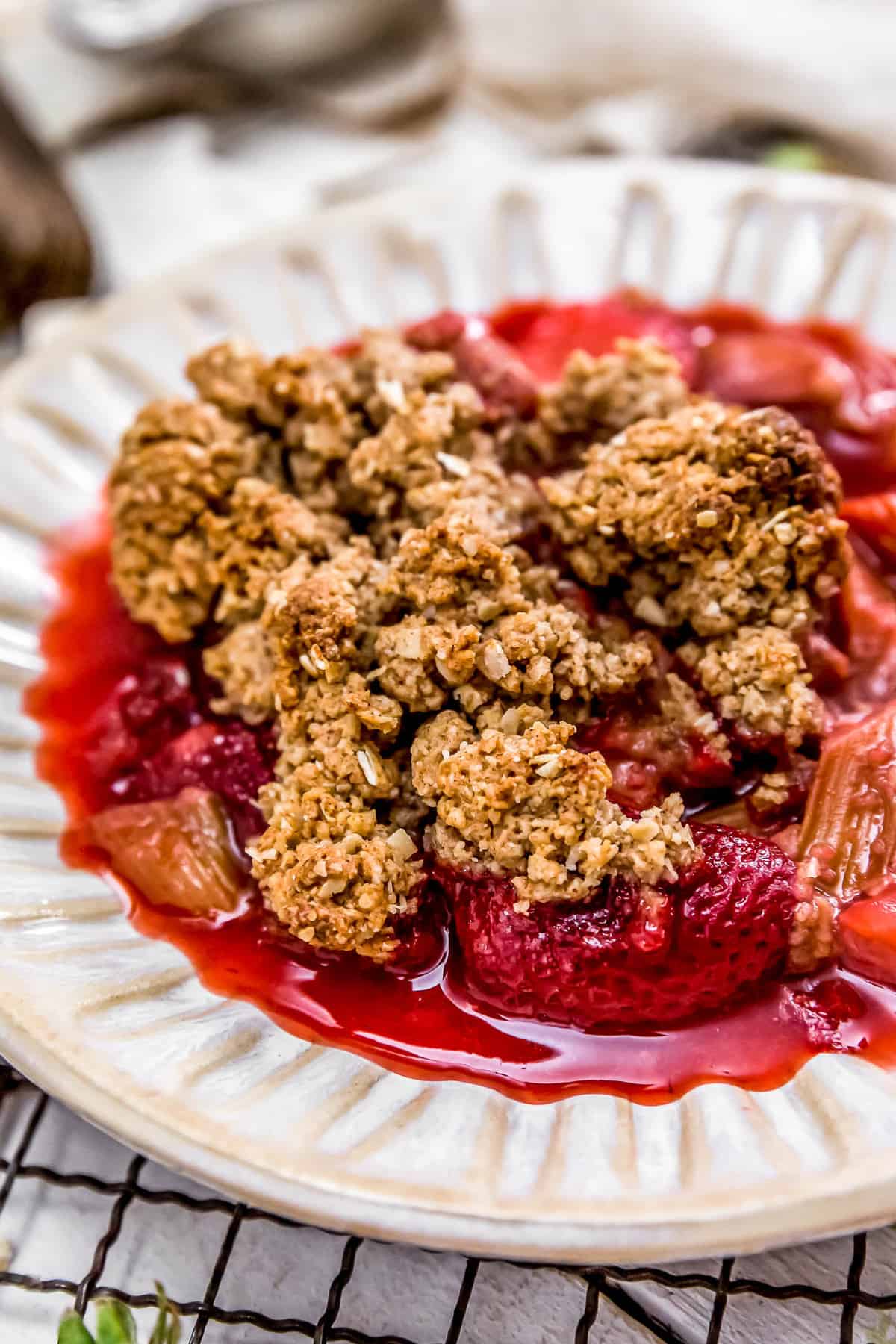 Healthy Strawberry Rhubarb Crisp