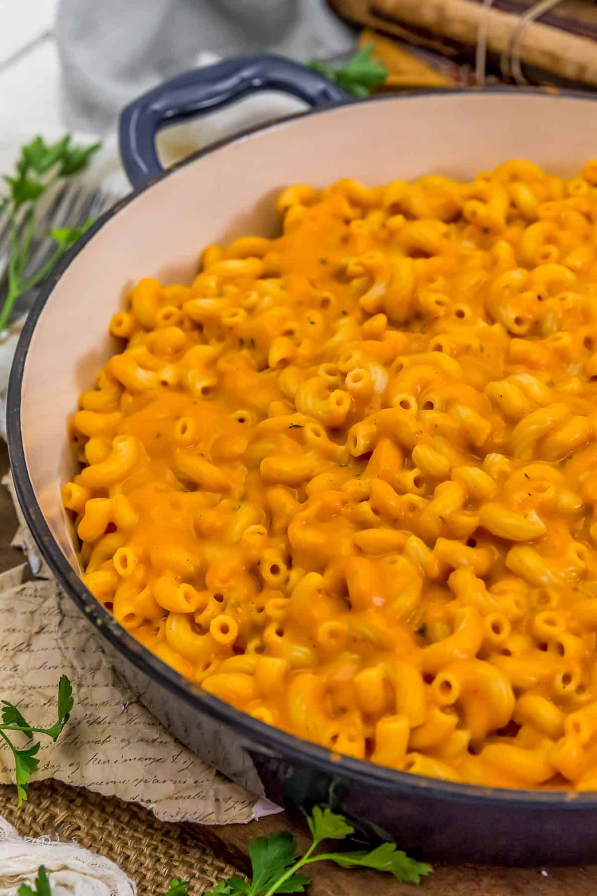 Close up of Vegan Cajun Mac and Cheese in a skillet