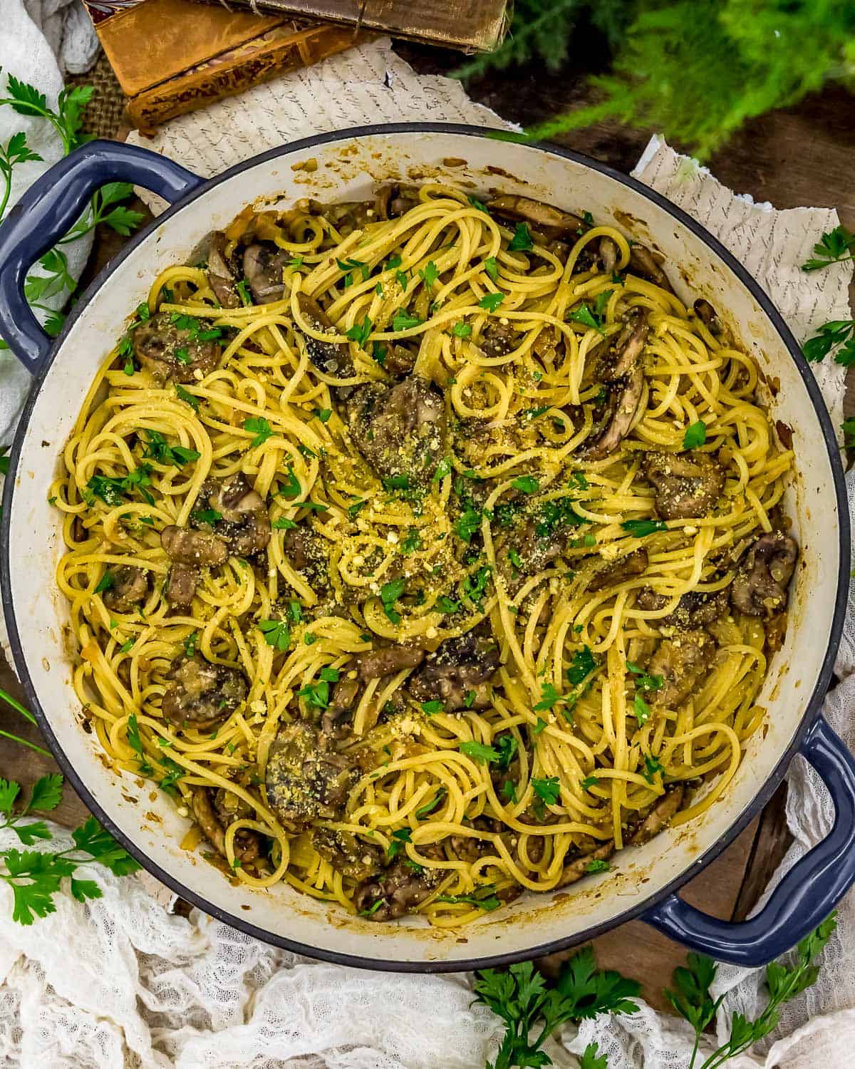 Skillet of Easy Garlic Mushroom Pasta