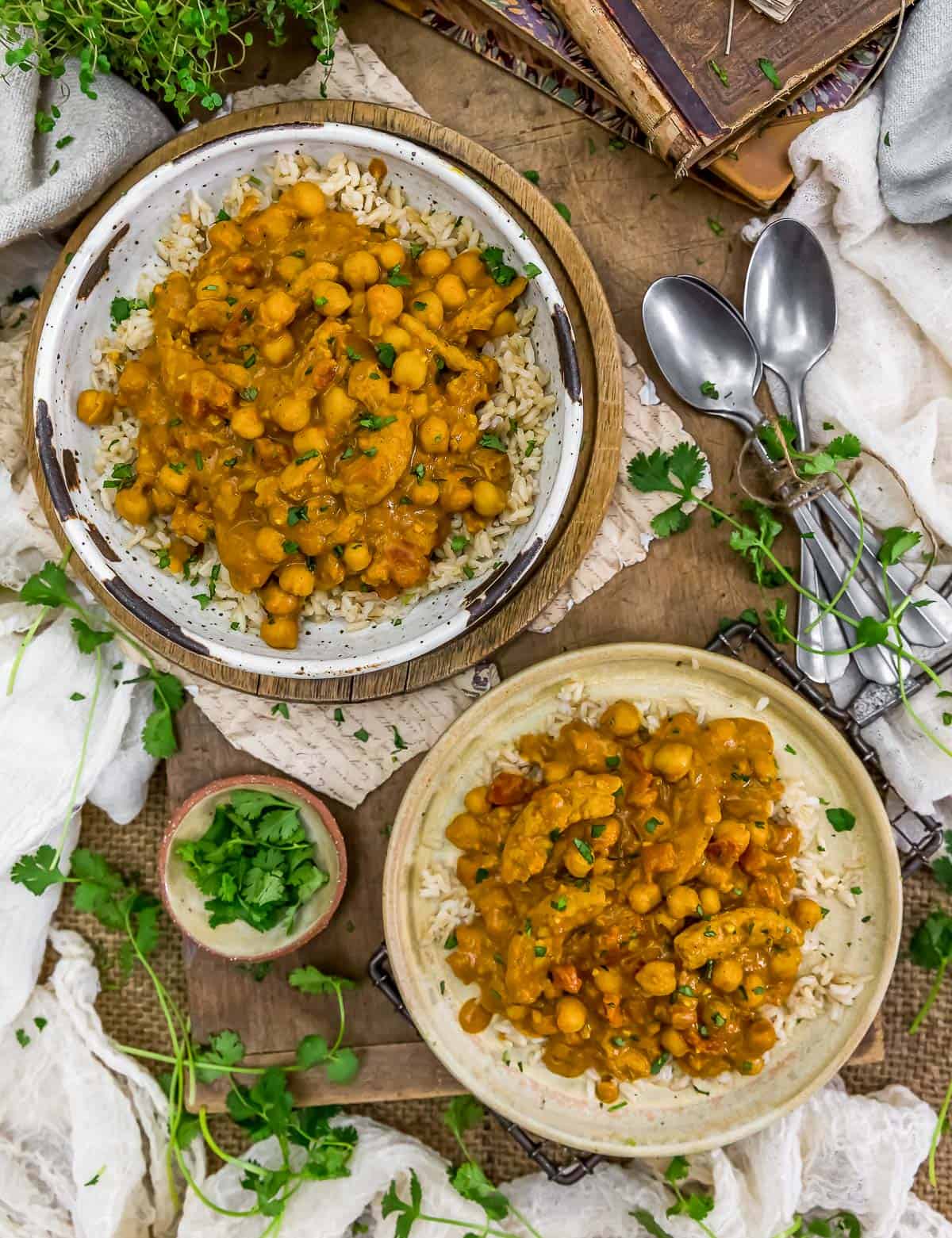 Tablescape of Easy Vegan Indian “Butter” Chickpeas