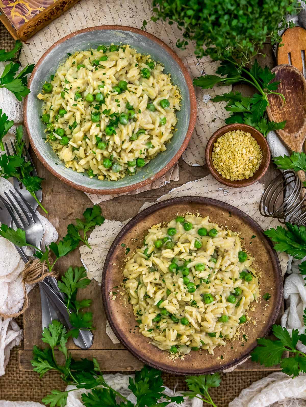 Tablescape of Vegan Creamy Parmesan Orzo and Peas