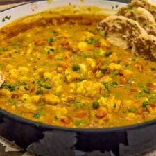 Easy Cauliflower Pea Curry-image