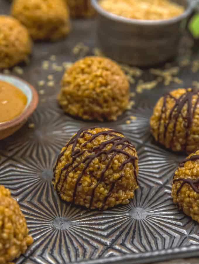 No-Bake Puffed Quinoa Peanut Butter Cookies with chocolate drizzle