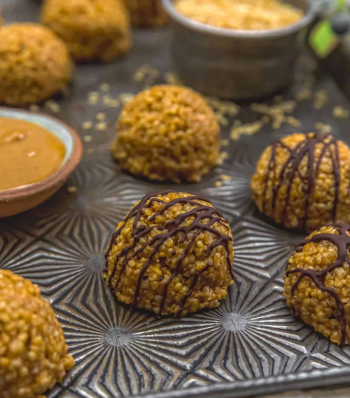 No-Bake Puffed Quinoa Peanut Butter Cookies with chocolate drizzle