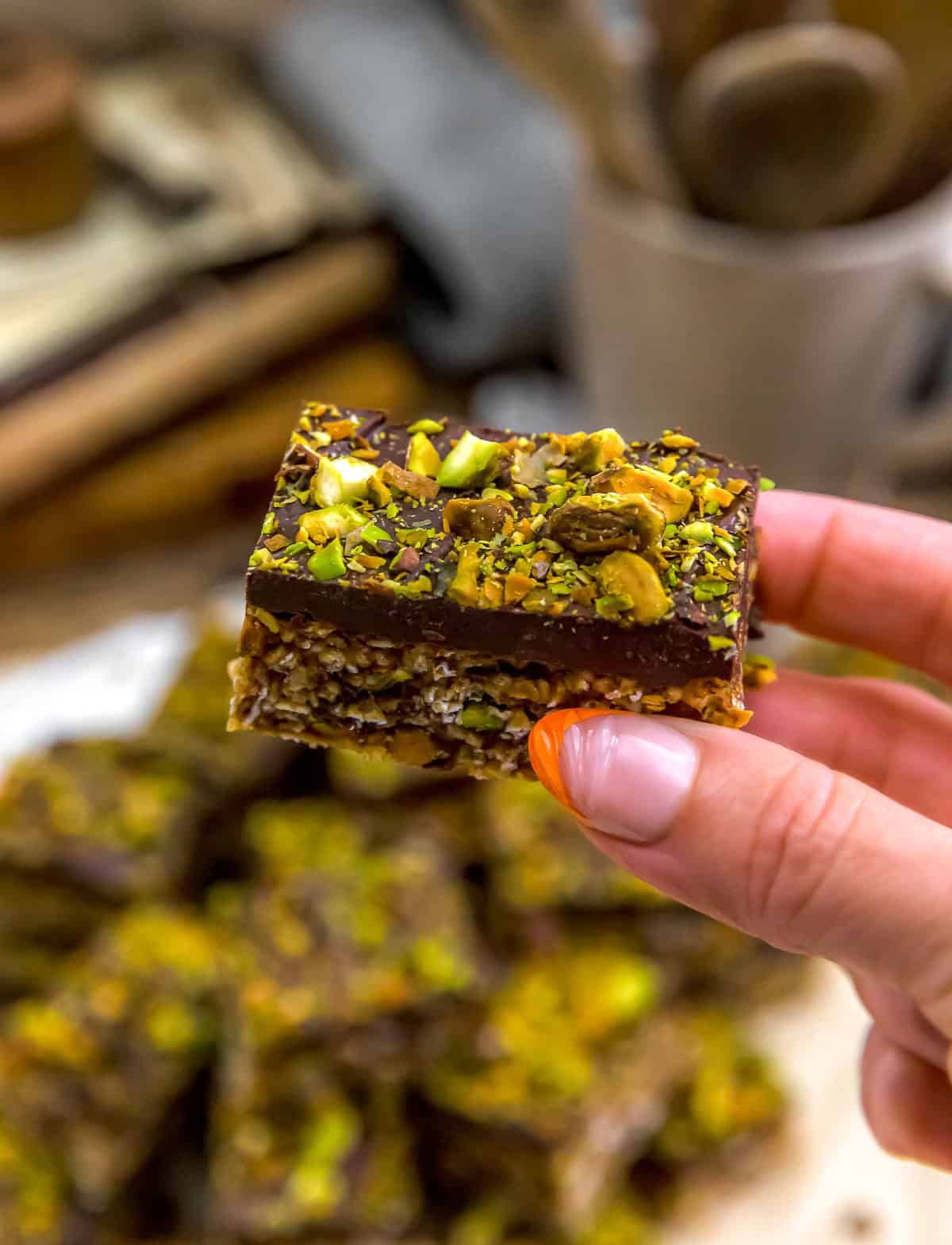 Chocolate Pistachio Puffed Quinoa Crunch Bars