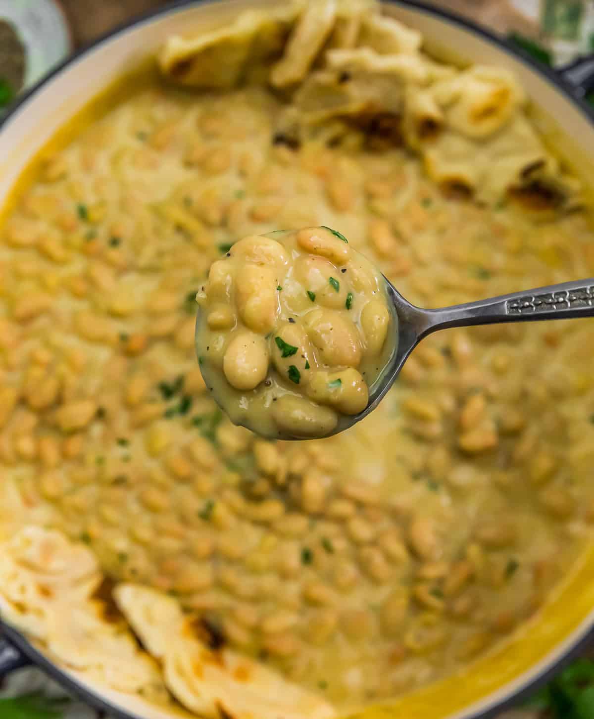 Spoonful of Easy Vegan Cacio e Pepe Bean Skillet